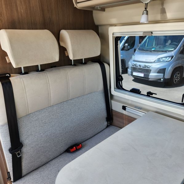 FOURGON CARADO CV 602 PRO