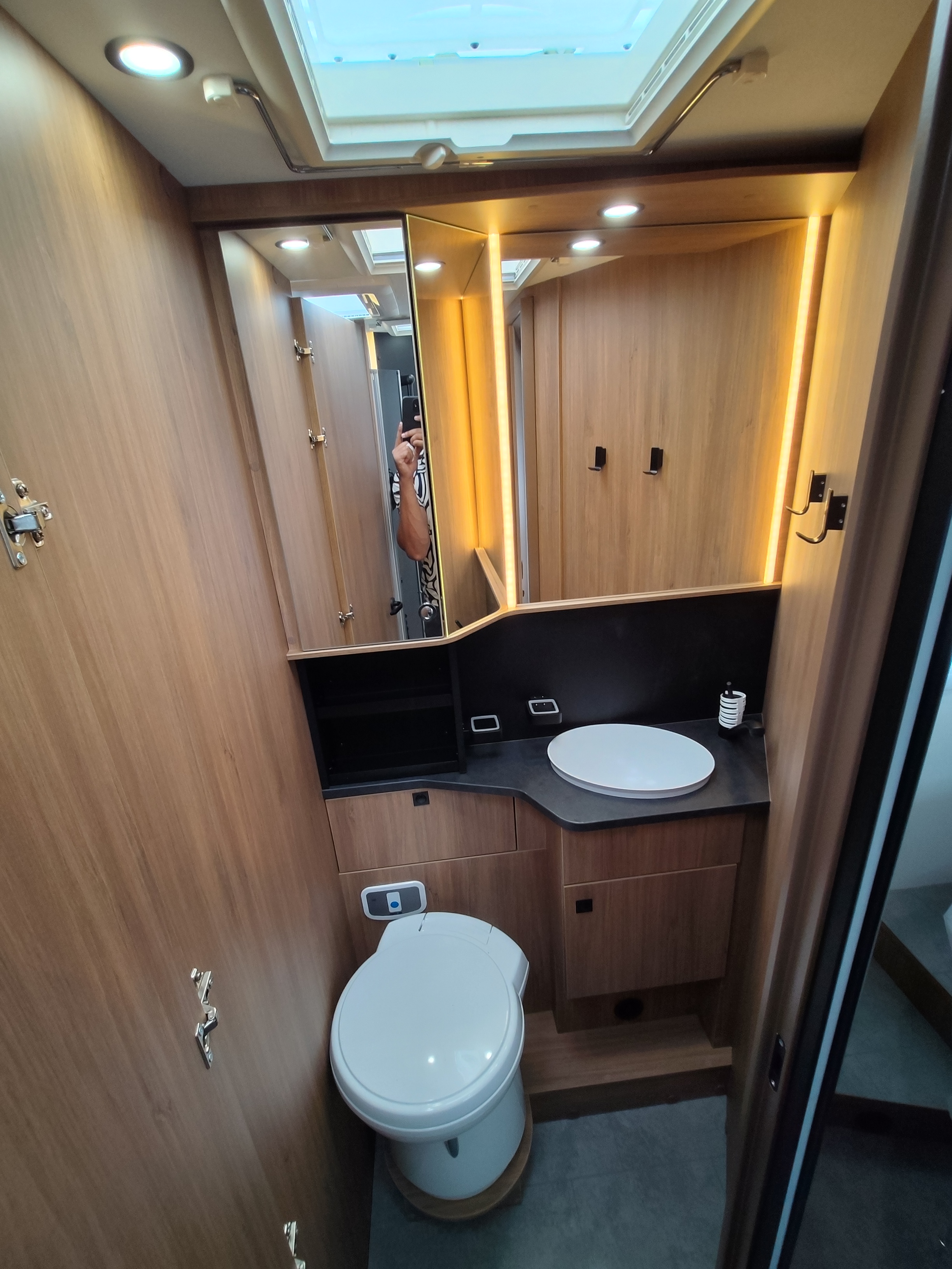 CAMPING CAR CHAUSSON 798 TITANIUM LINE