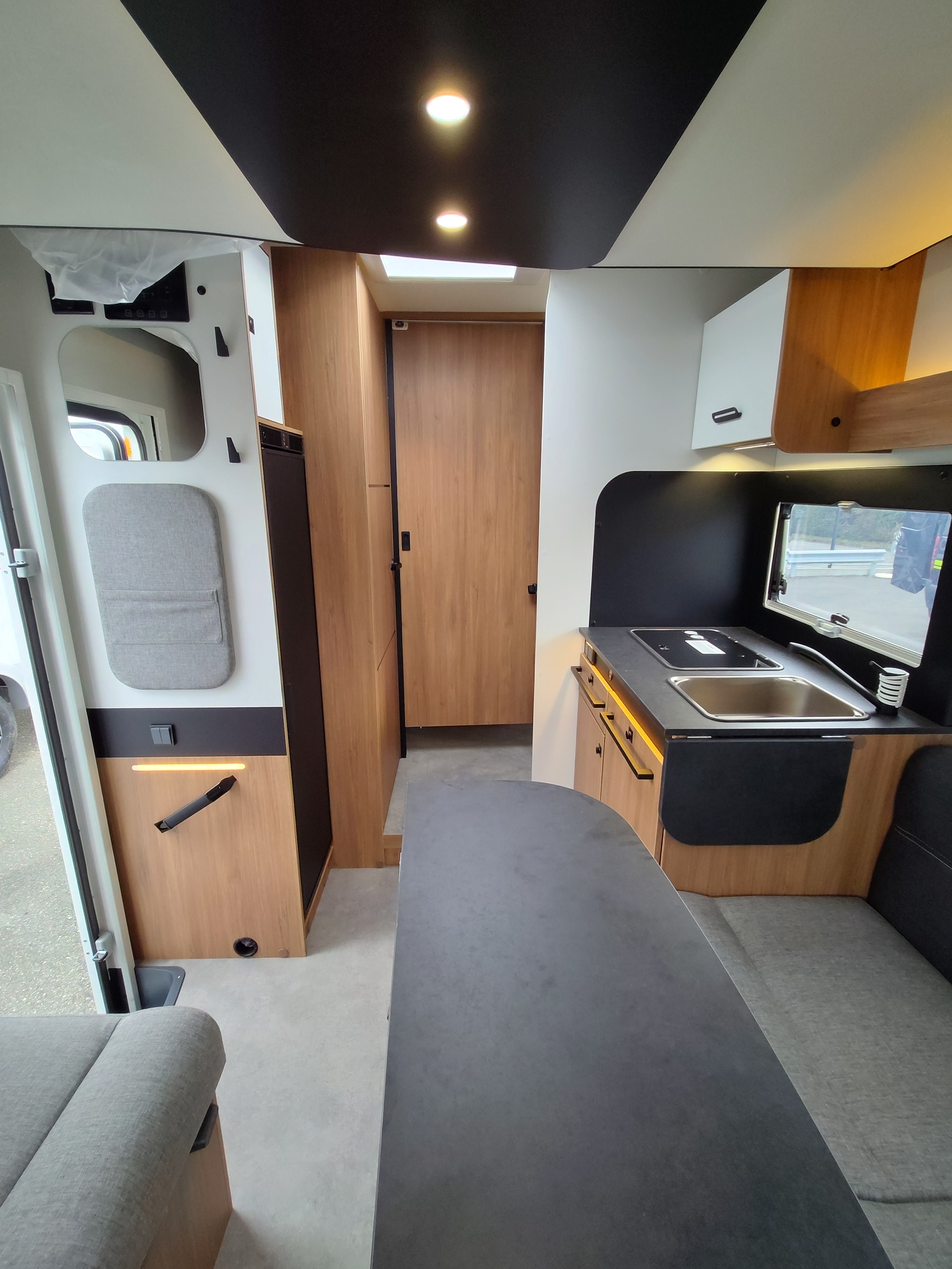 CAMPING CAR CHAUSSON 798 TITANIUM LINE