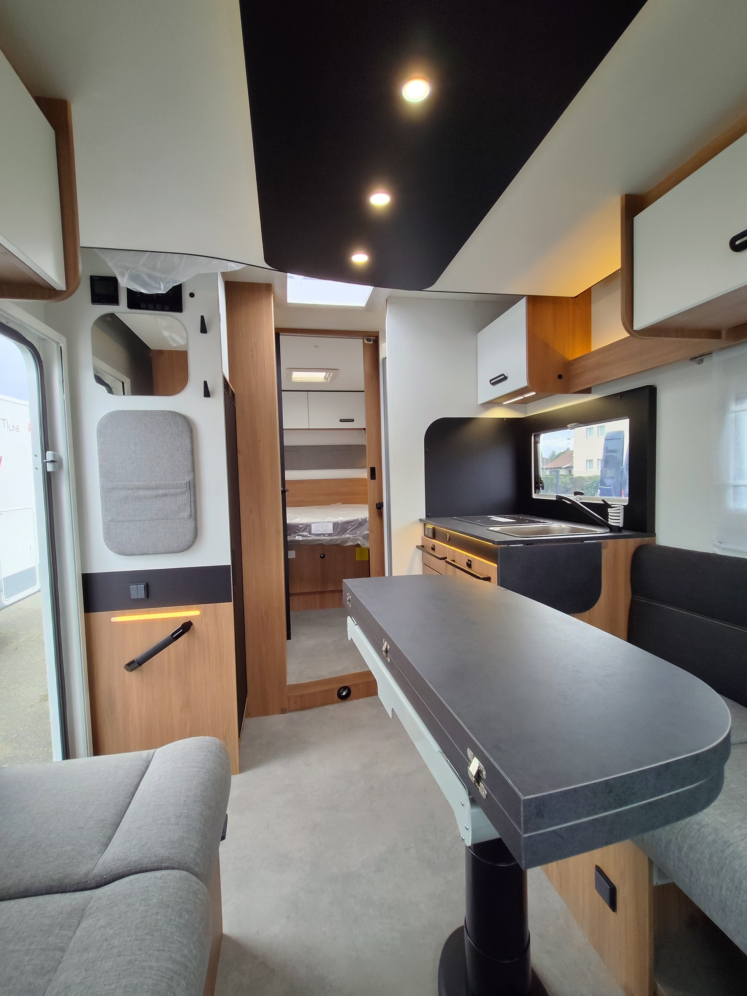 CAMPING CAR CHAUSSON 798 TITANIUM LINE