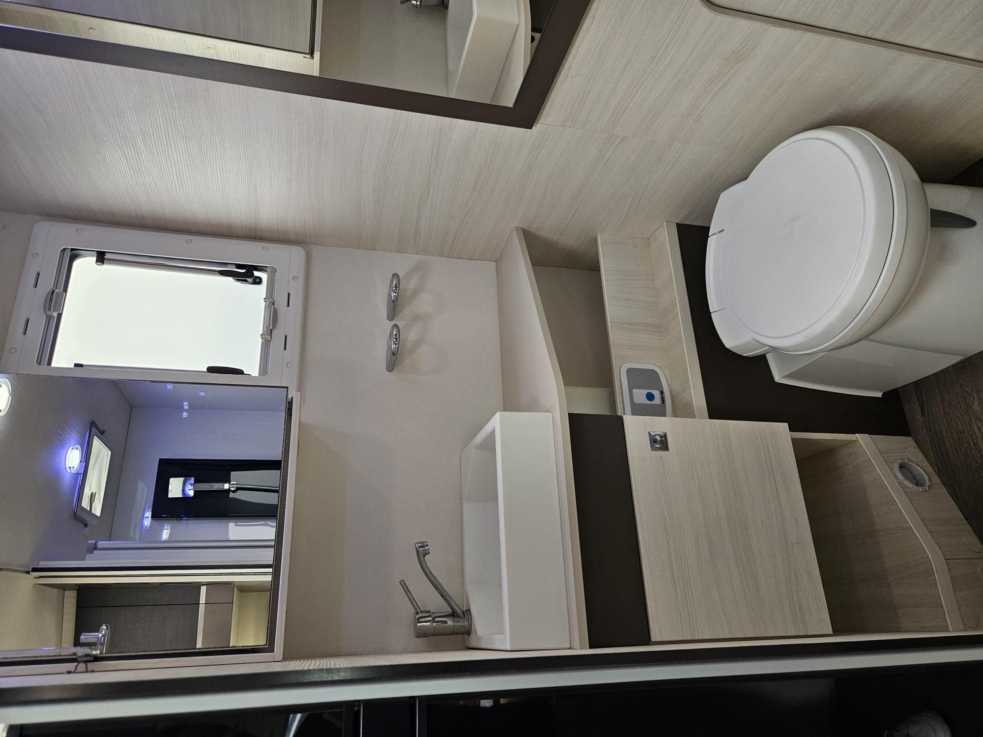 CAMPING CAR CHAUSSON 610 WELCOME