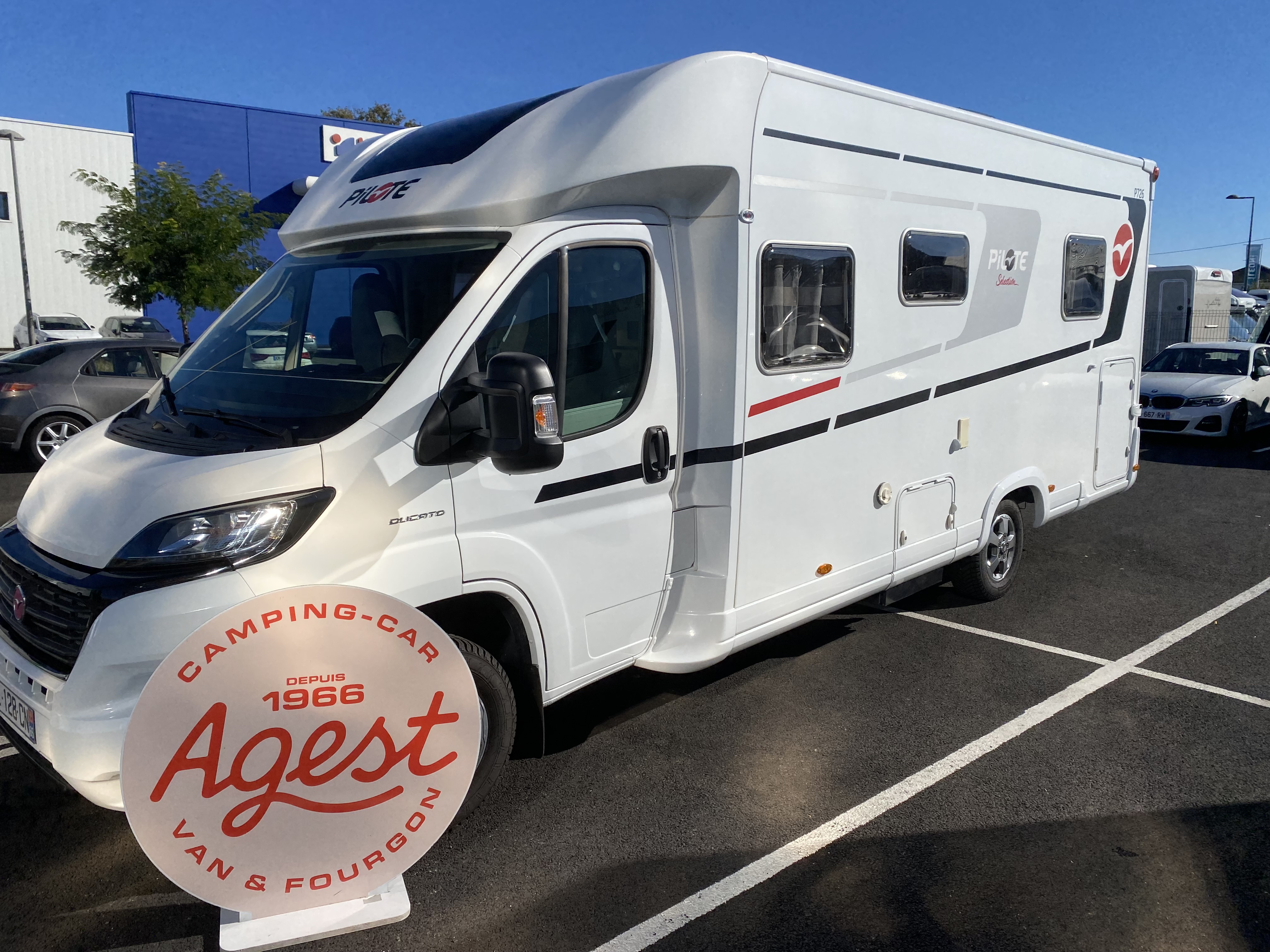 CAMPING CAR PILOTE P 726 FC SELECTION