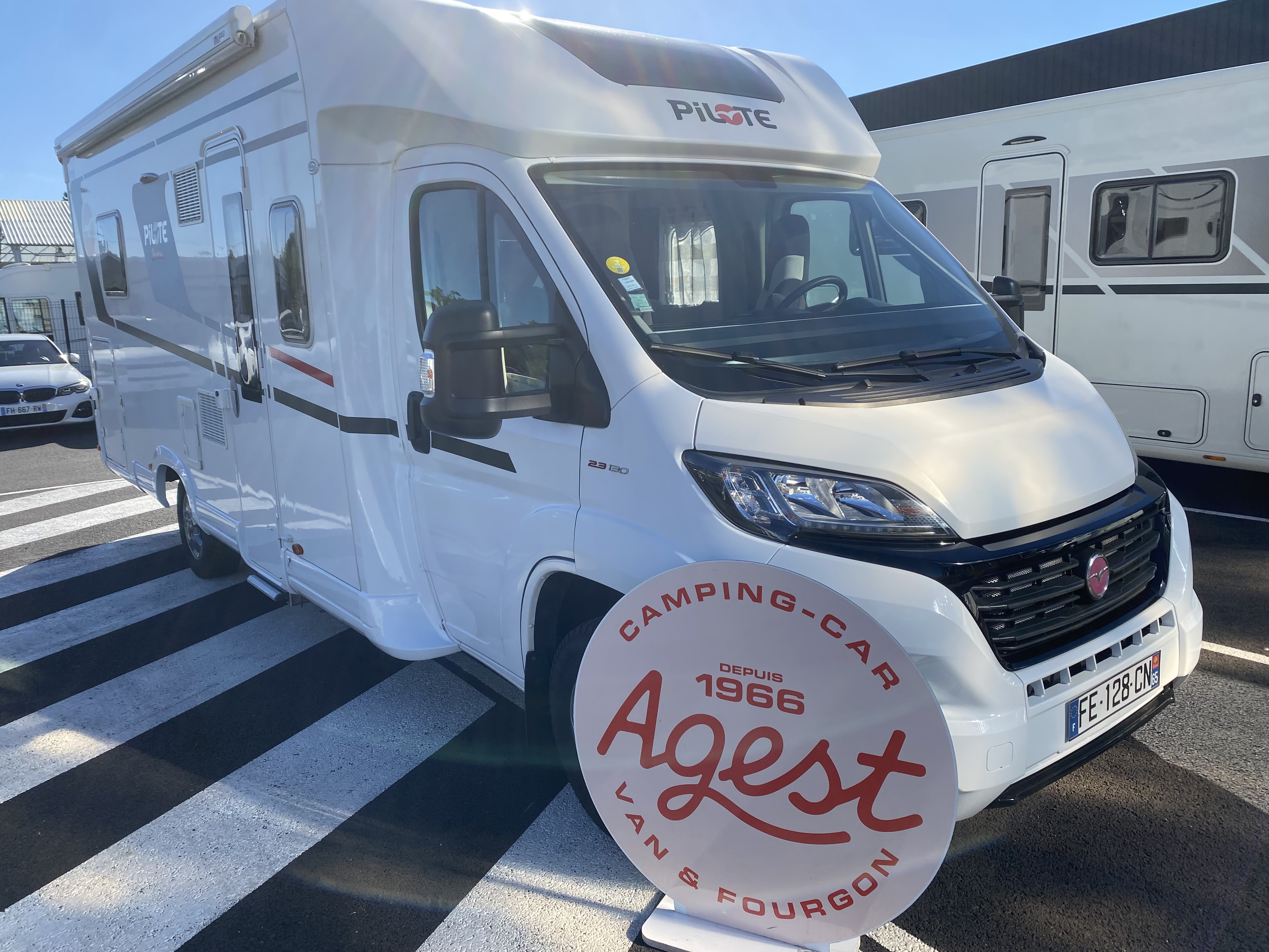 CAMPING CAR PILOTE P 726 FC SELECTION