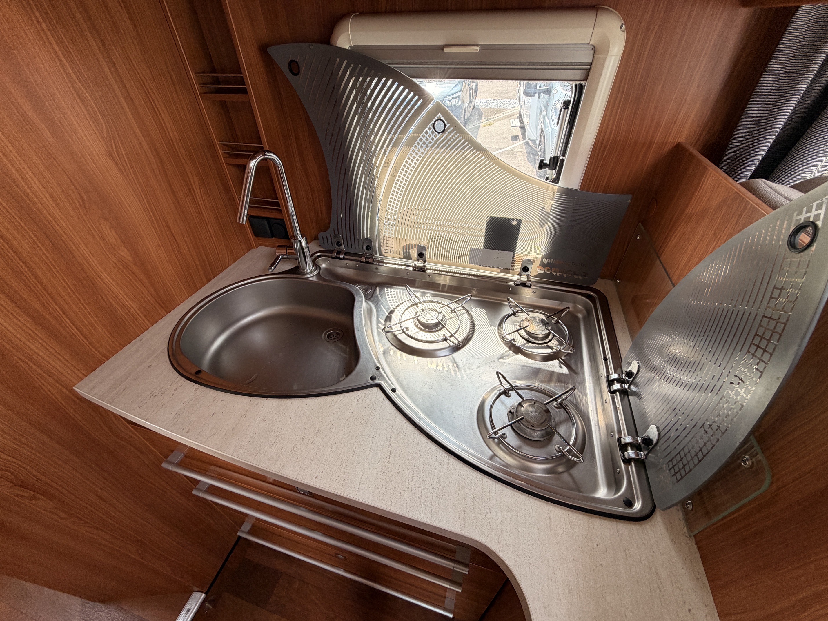 CAMPING CAR DETHLEFFS I 7150 FOURTEEN