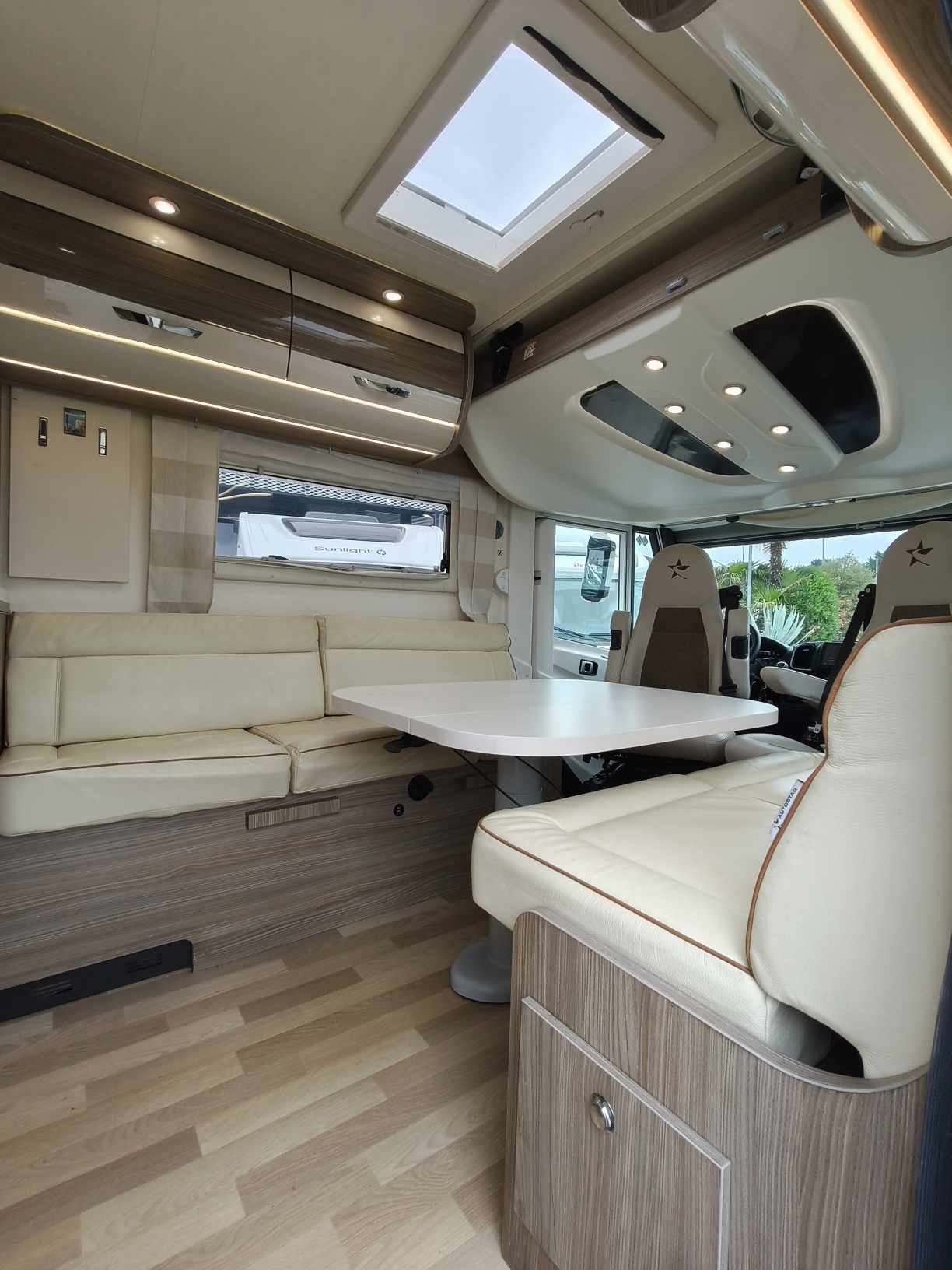 CAMPING CAR AUTOSTAR I 660 PRIVILEGE