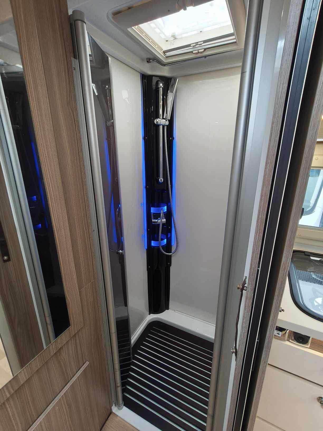CAMPING CAR AUTOSTAR I 660 PRIVILEGE