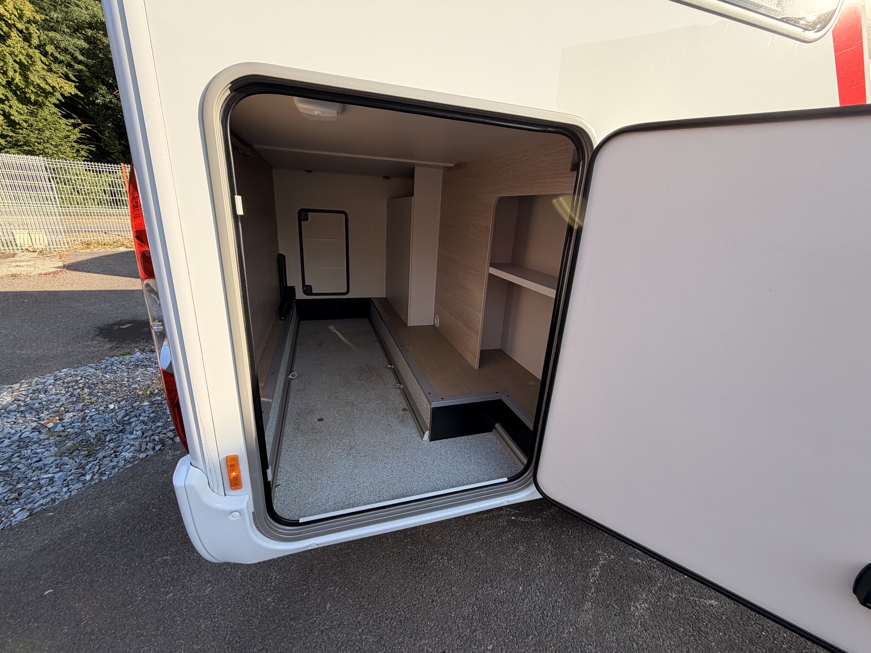 CAMPING CAR BURSTNER LINEO T 620 G
