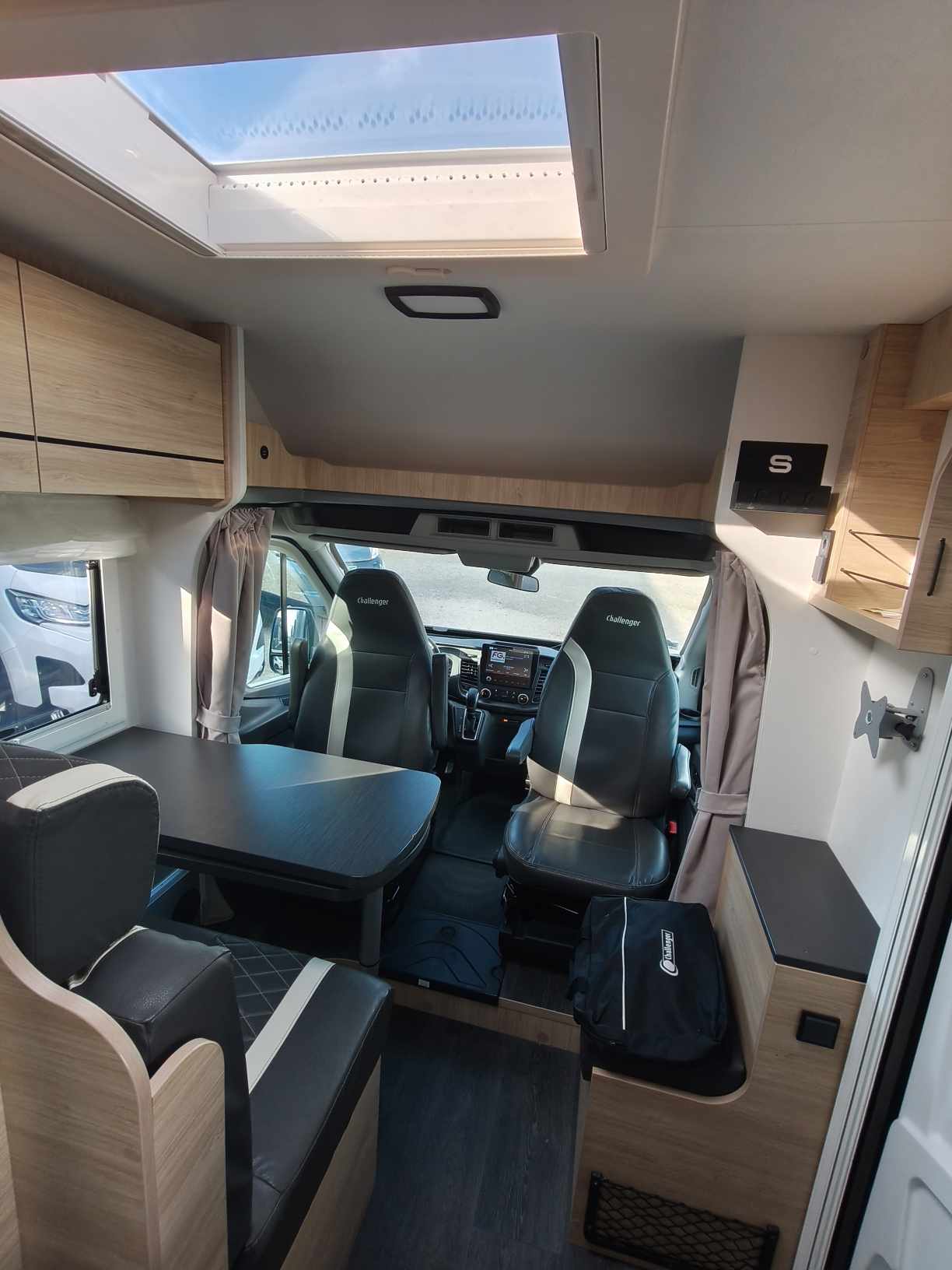 CAMPING CAR CHALLENGER S194 SPORT