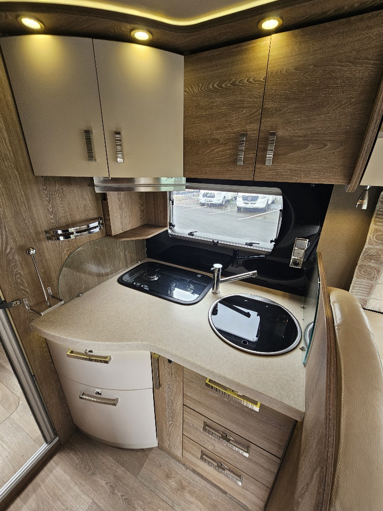 CAMPING CAR LE VOYAGEUR LV 1057