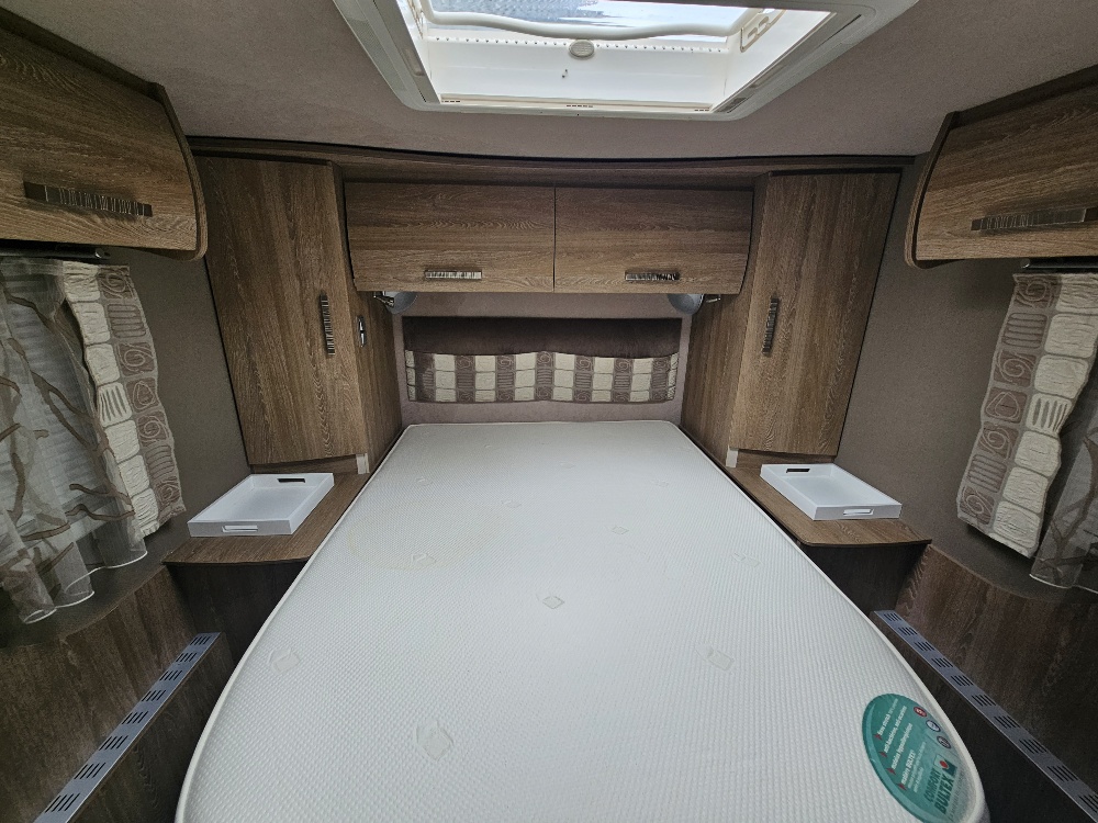 CAMPING CAR LE VOYAGEUR LV 1057