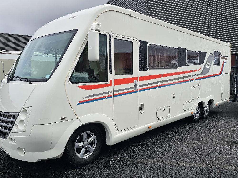 CAMPING CAR LE VOYAGEUR LV 1057