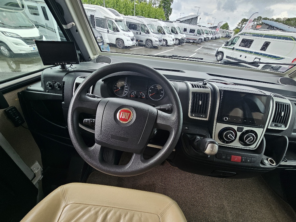 CAMPING CAR LE VOYAGEUR LV 1057