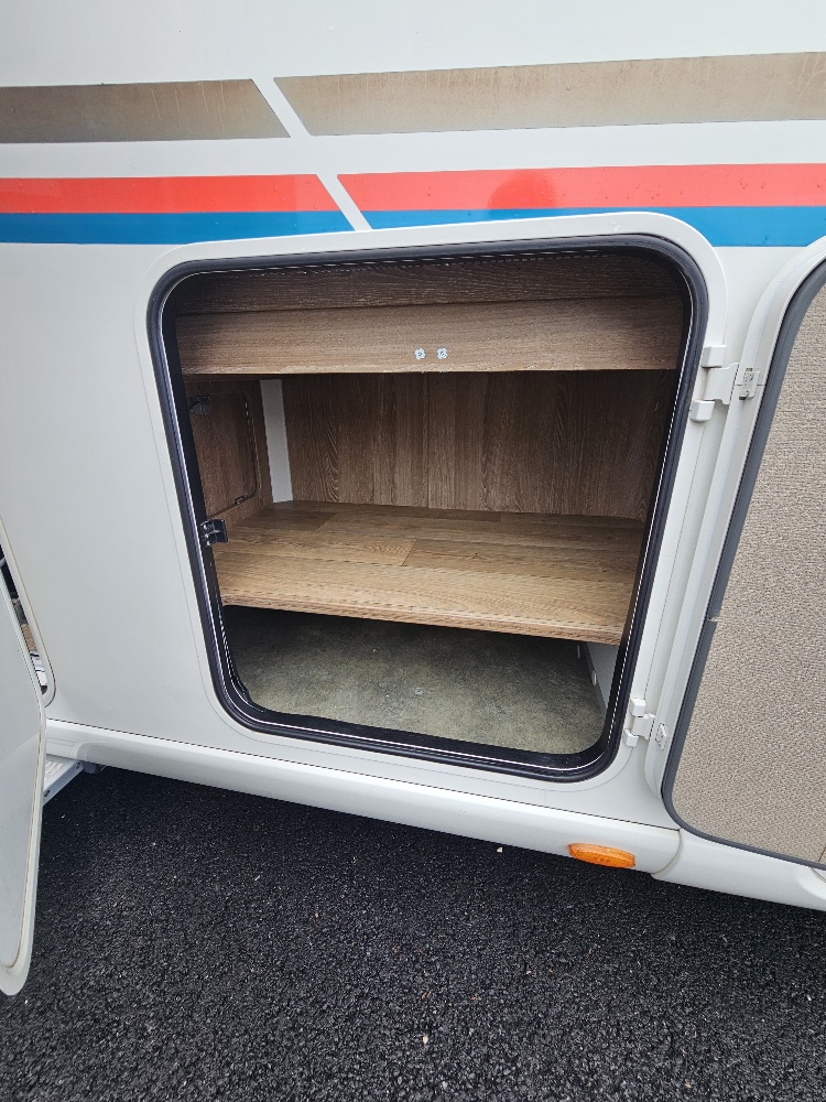 CAMPING CAR LE VOYAGEUR LV 1057