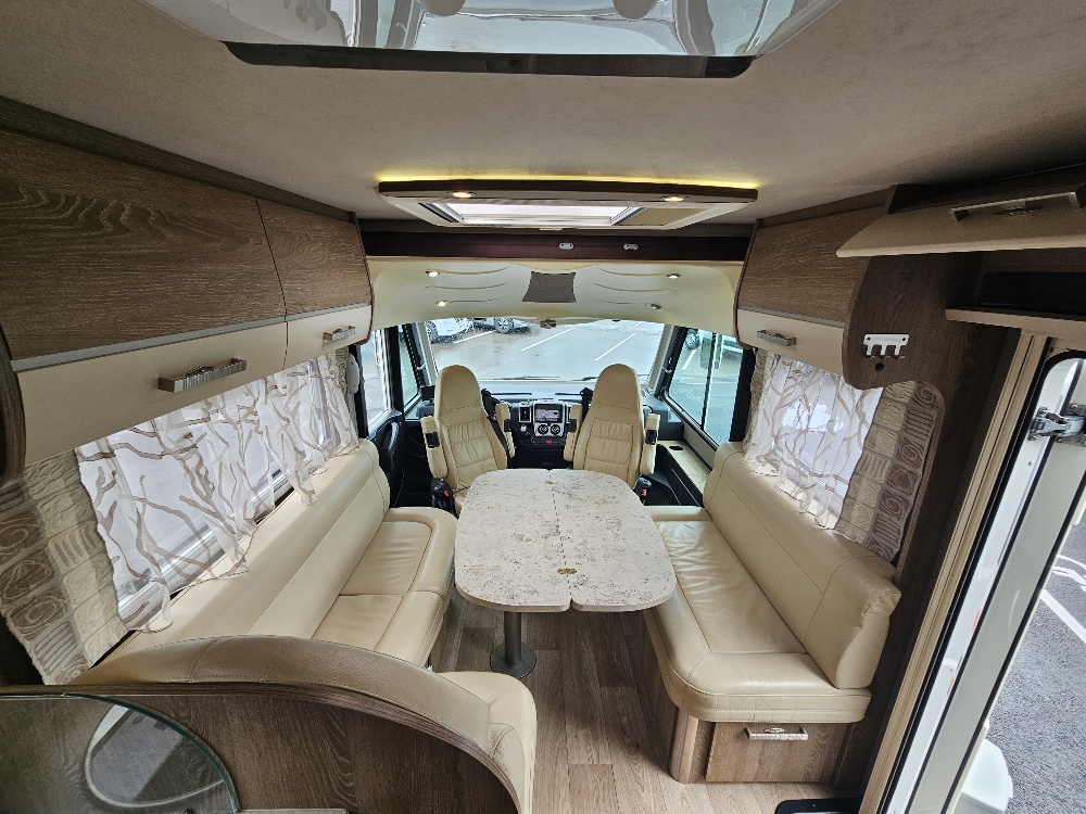 CAMPING CAR LE VOYAGEUR LV 1057
