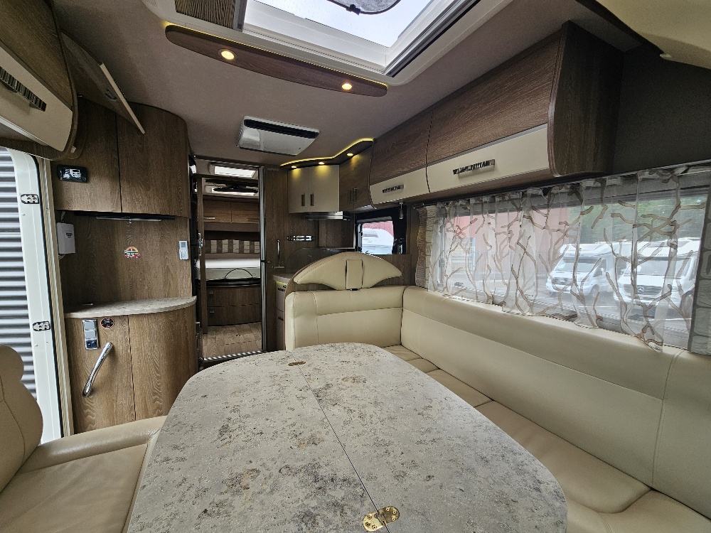 CAMPING CAR LE VOYAGEUR LV 1057