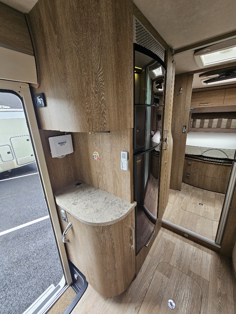 CAMPING CAR LE VOYAGEUR LV 1057