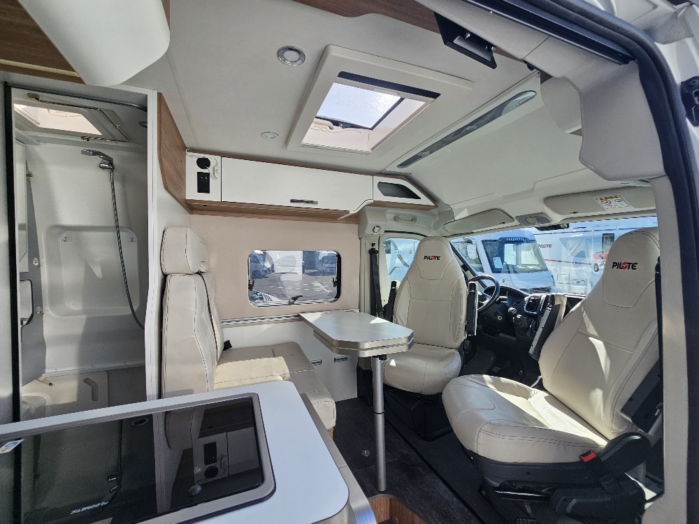 FOURGON PILOTE V600G  X EDITION