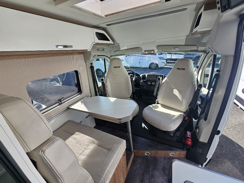 FOURGON PILOTE V600G  X EDITION